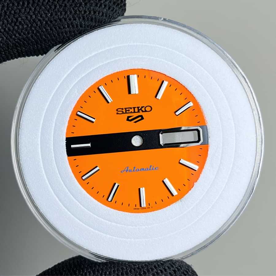 seiko-5kx-limited-regatta-orange-black-srpk11-oem-genuine-dial